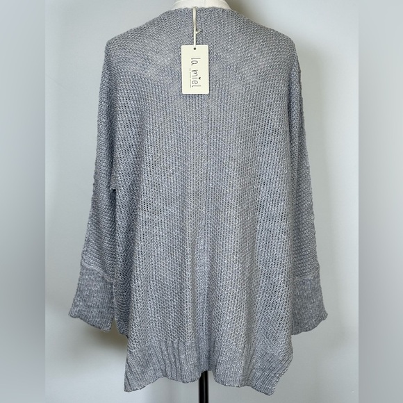 NWT La Miel Soft Gray Knit Oversized Sweater V-Neck Women’s Size Small/Medium - Picture 4 of 7